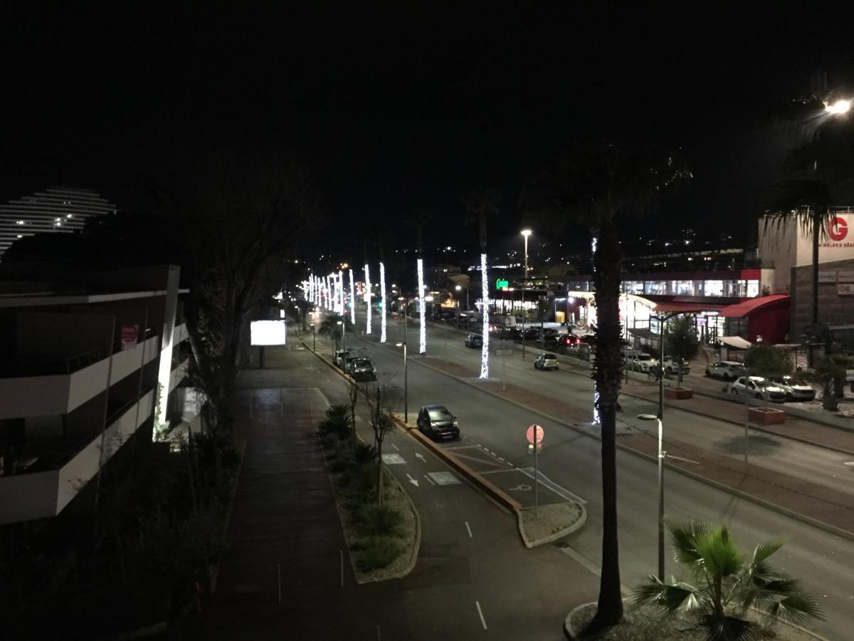 F2 Immeuble Les Pieds Dans L'Eau Apartamento Villeneuve-Loubet Exterior foto