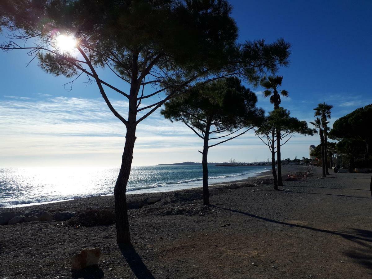 F2 Immeuble Les Pieds Dans L'Eau Apartamento Villeneuve-Loubet Exterior foto